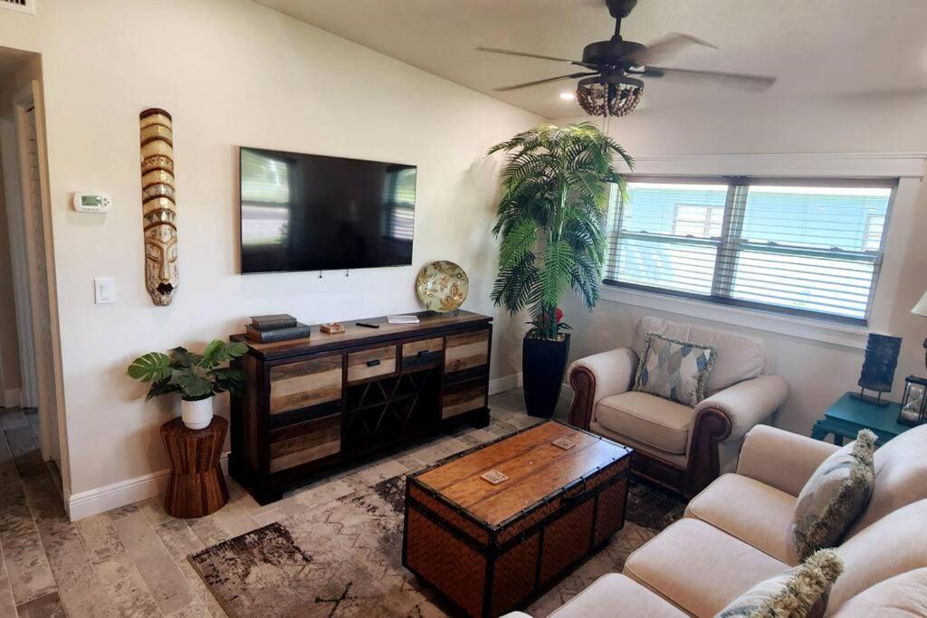 Bali Bungalow - Downtown Cocoa Beach Exterior foto